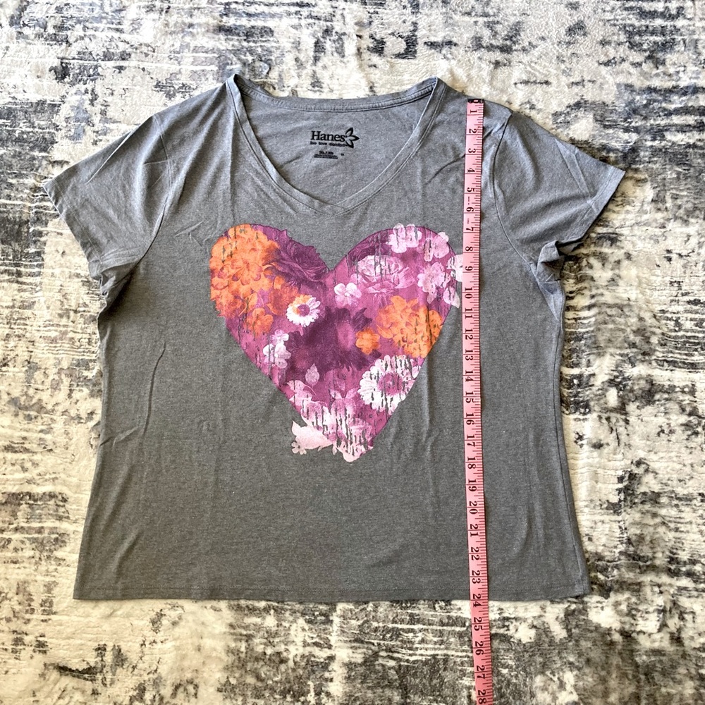 Hanes Women's V-Neck Tee Size X-Large - Picture 4 of 6